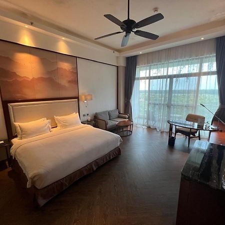 Forest City Golf Hotel Нусаяя Екстер'єр фото