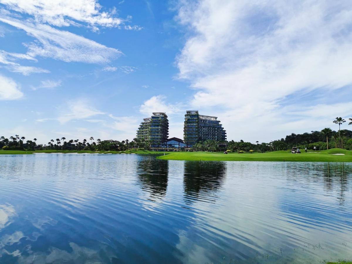 Forest City Golf Hotel Нусаяя Екстер'єр фото