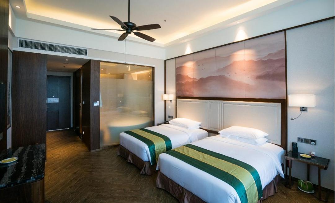 Forest City Golf Hotel Нусаяя Екстер'єр фото